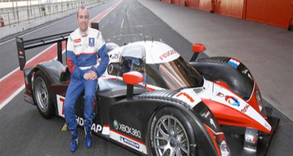 Simon Moulton au volant de la 908