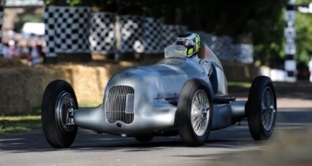 Daimler prend le contrôle de Brawn GP
