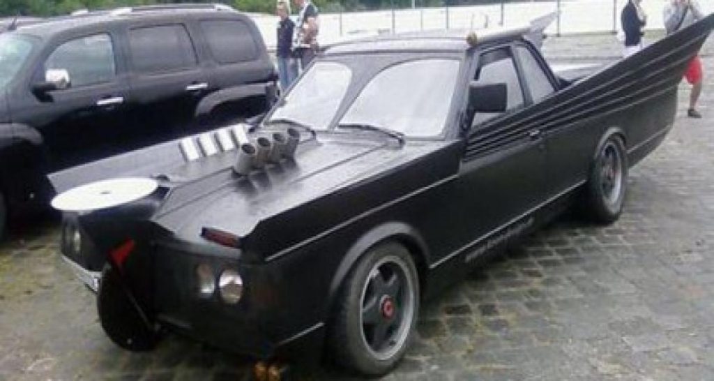 Une « réplique » de Batmobile réalisée sous ouzo ?