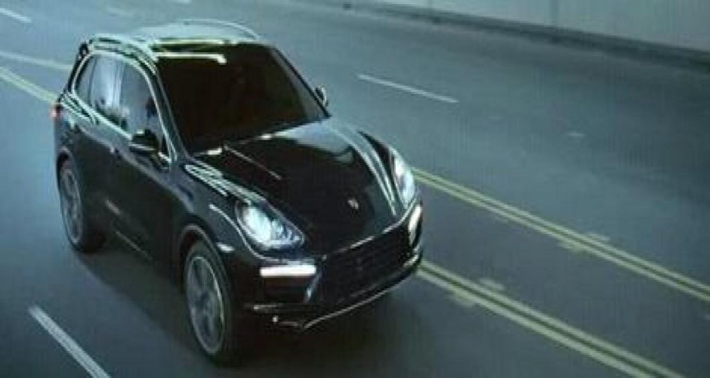 Le nouveau Porsche Cayenne fait sa publicité