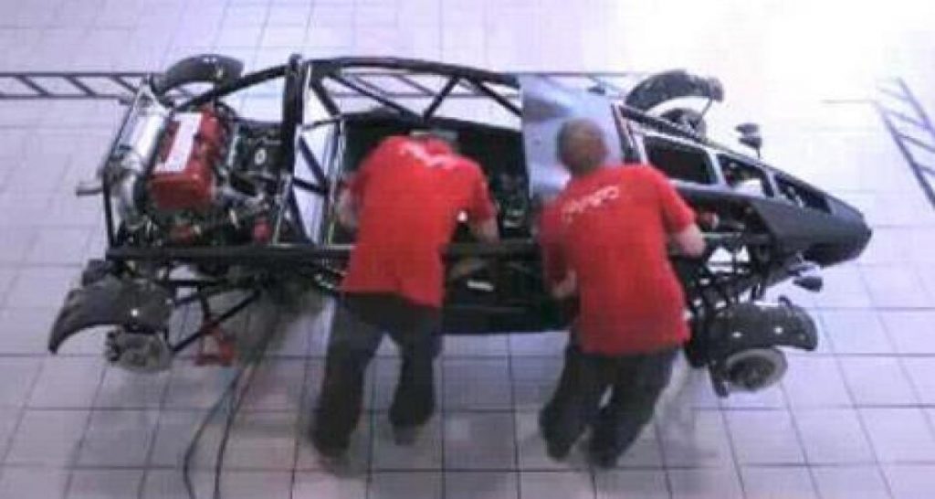 Assemblage express d’une Ariel Atom (vidéo)