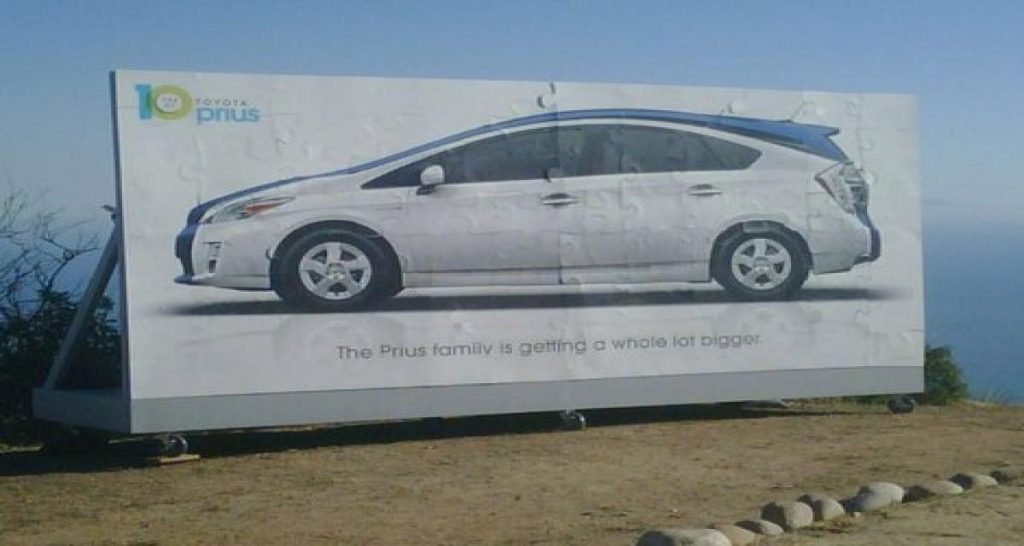 Le monospace Prius joue à cache cache