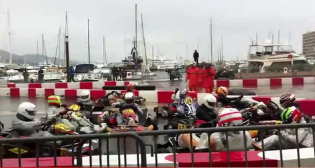 Vidéo: tarte au mur collective en karting