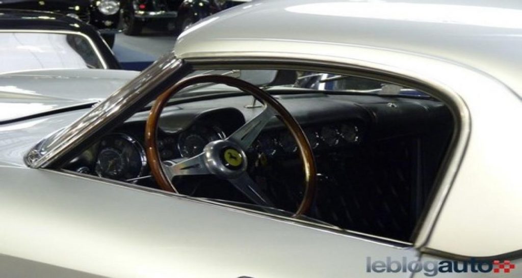 Rétromobile 2012: Ventes aux enchères