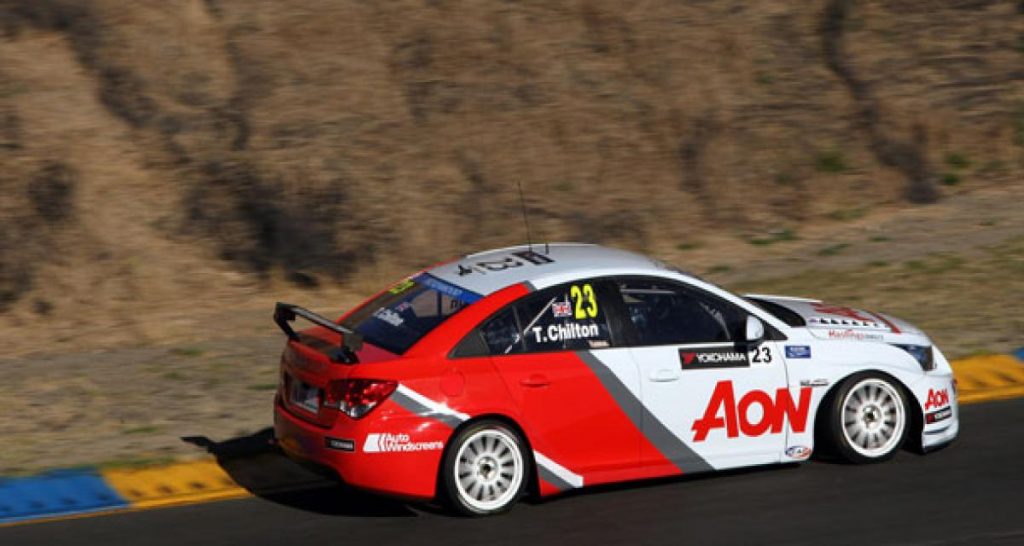 WTCC : Tom Chilton devant Yvan Muller
