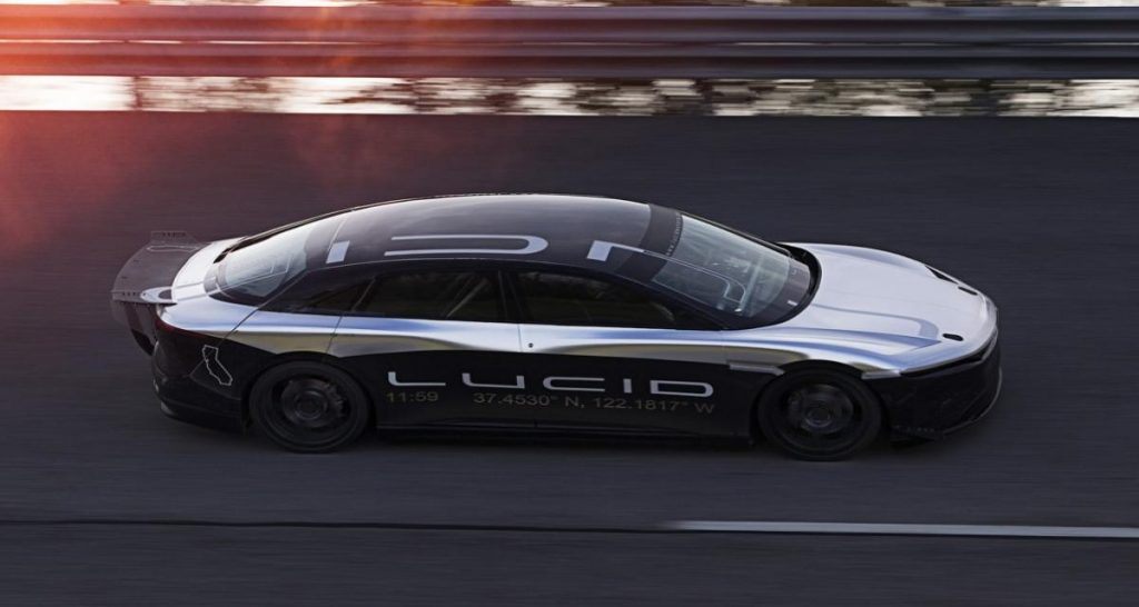 La Lucid Air fonce à 350 km/h