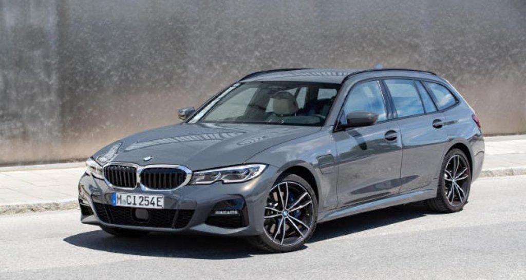 BMW 320e et 520e : l’hybride rechargeable plus « accessible »