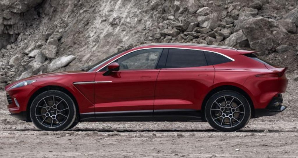 Aston Martin : le succès du SUV DBX dope les ventes