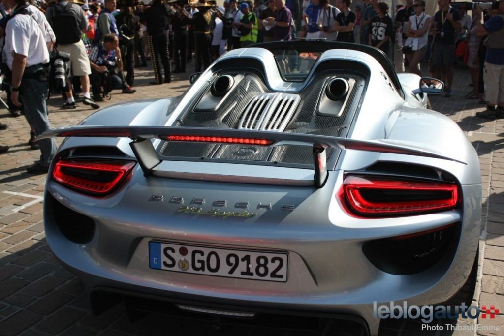 hd-24_heures_du_mans_2014_les_pilotes_la_parade_1