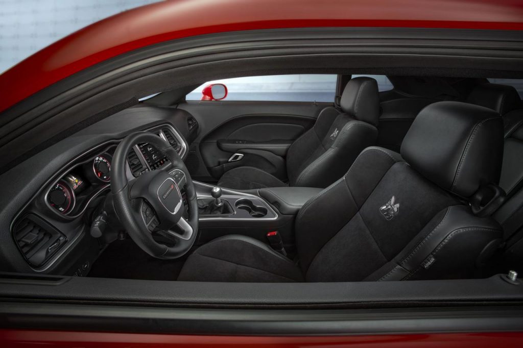 hd-808_ch_pour_la_dodge_challenger_srt_hellcat_redeye_1-7