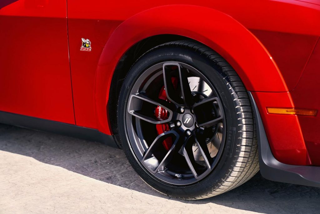 hd-808_ch_pour_la_dodge_challenger_srt_hellcat_redeye_1-8