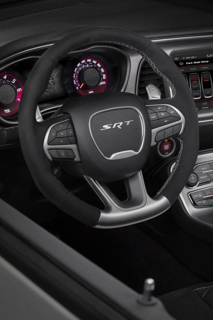 hd-808_ch_pour_la_dodge_challenger_srt_hellcat_redeye_2-11