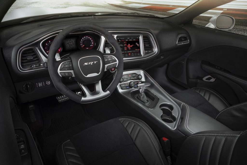 hd-808_ch_pour_la_dodge_challenger_srt_hellcat_redeye_2-12