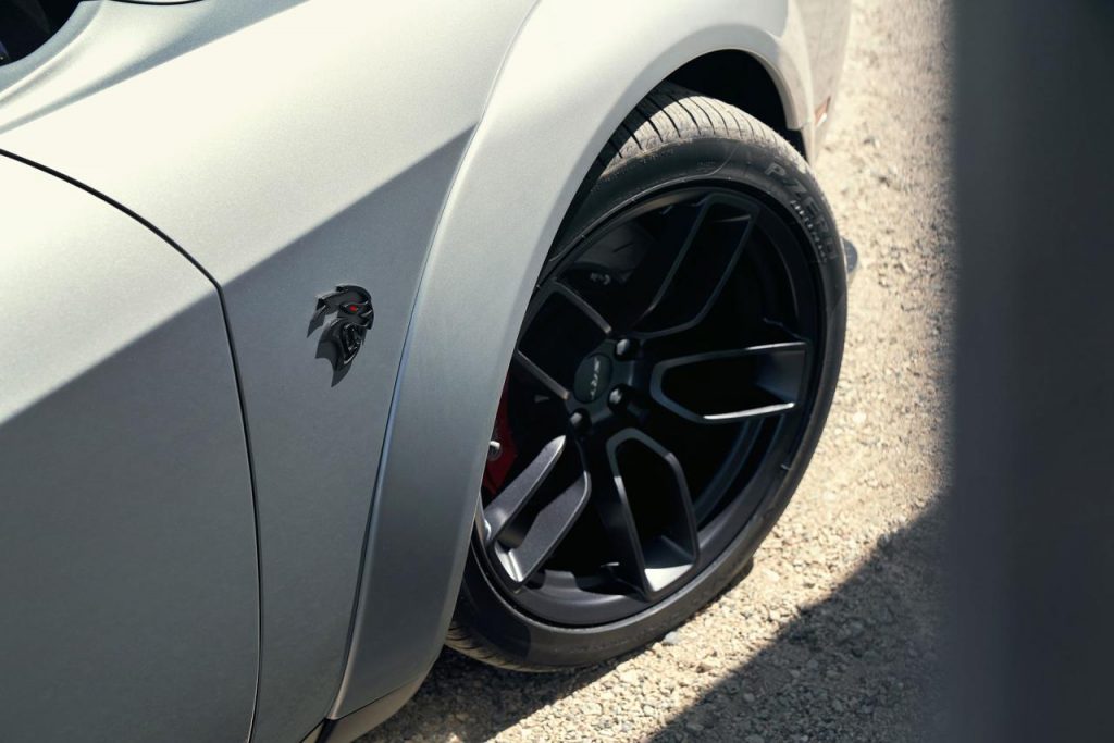 hd-808_ch_pour_la_dodge_challenger_srt_hellcat_redeye_2-20