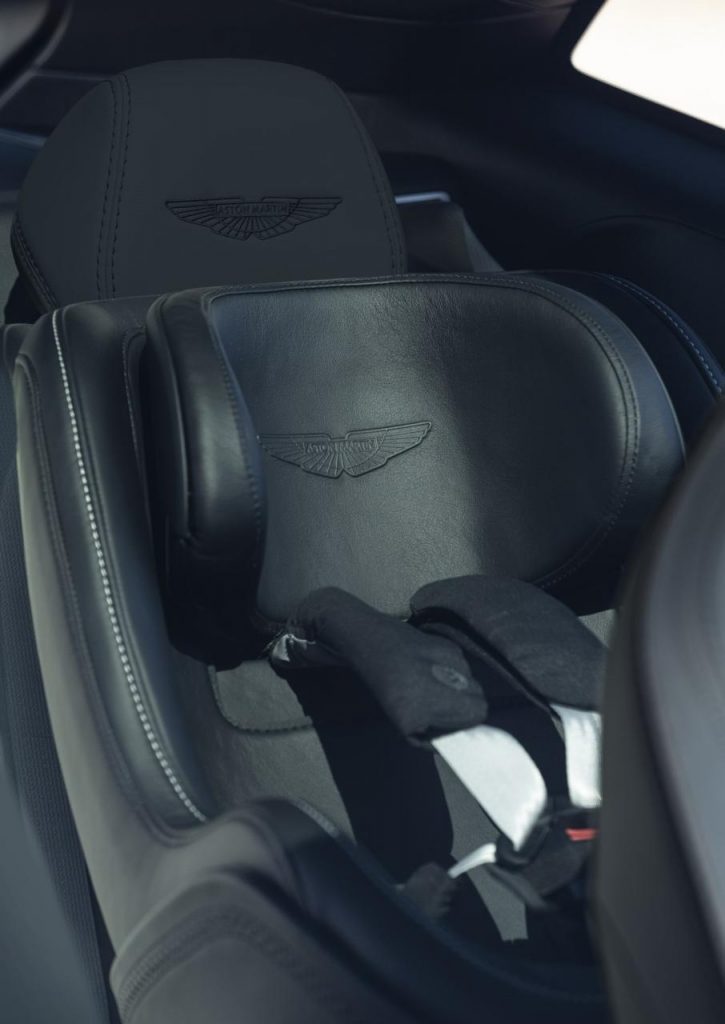 hd-aston_martin_dbx_my_name_is_bb_gros_bb_1-5