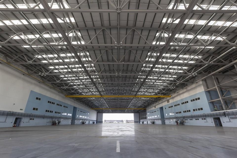 hd-aston_martin_reoit_les_clefs_de_st_athan_1-5