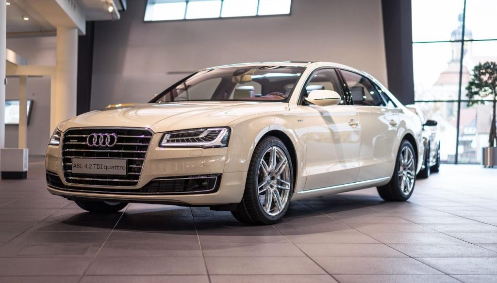 hd-audi_exclusive_et_une_a8l_1-1