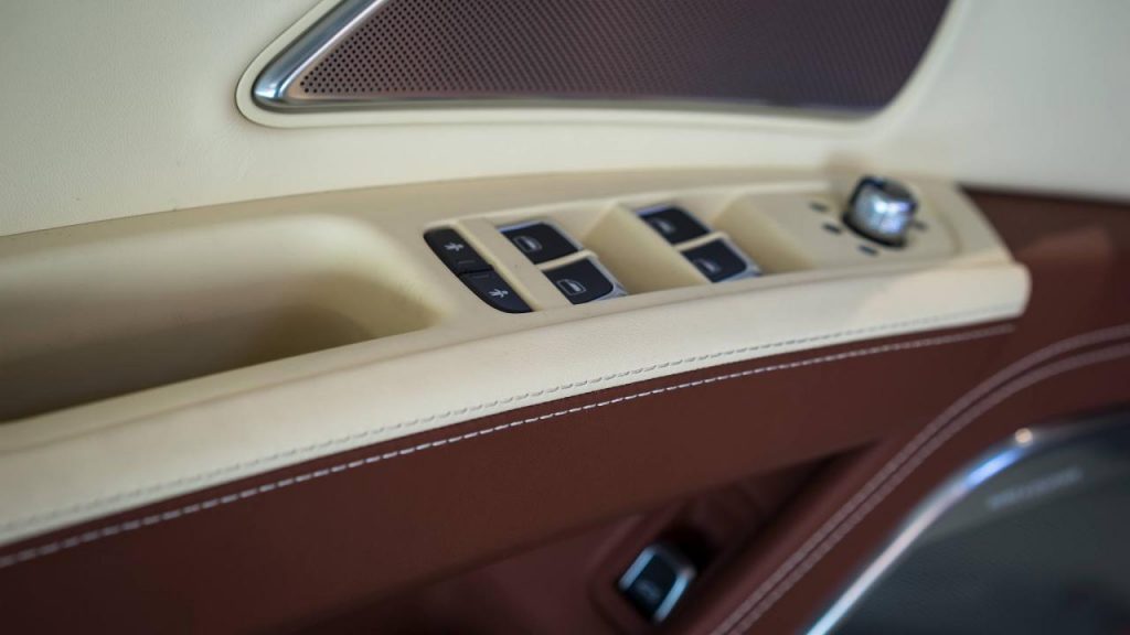 hd-audi_exclusive_et_une_a8l_1-8