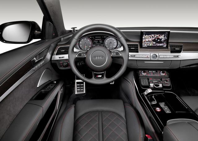 hd-audi_s8_plus_605ch_sous_le_capot_1-3