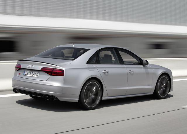 hd-audi_s8_plus_605ch_sous_le_capot_1