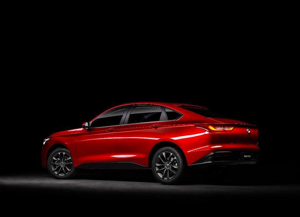 hd-baojun_rc_6_berline_ou_crossover_1-7