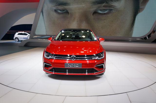 hd-beijing_2014_live_volkswagen_new_midsize_coup_concept_1-10