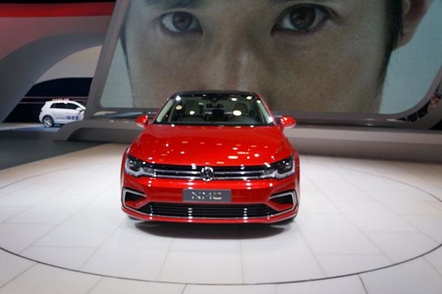 hd-beijing_2014_live_volkswagen_new_midsize_coup_concept_1-11
