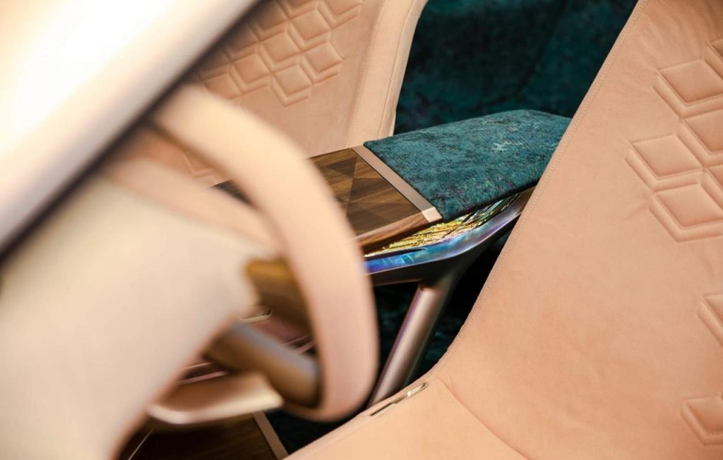 hd-bmw_vision_inext_concept_en_avance_1-2