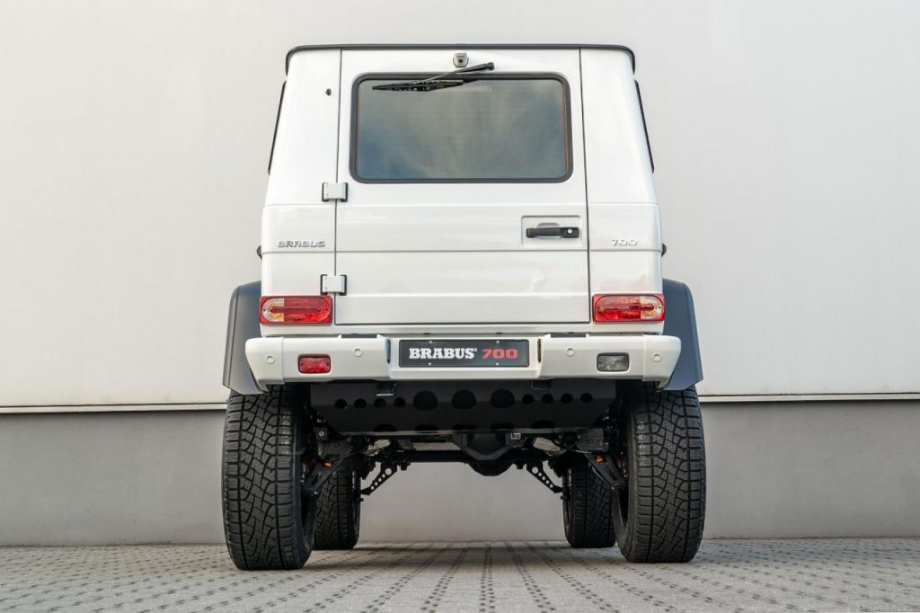 hd-brabus_700_4x4_700_chevaux_haut_perchs_1-3