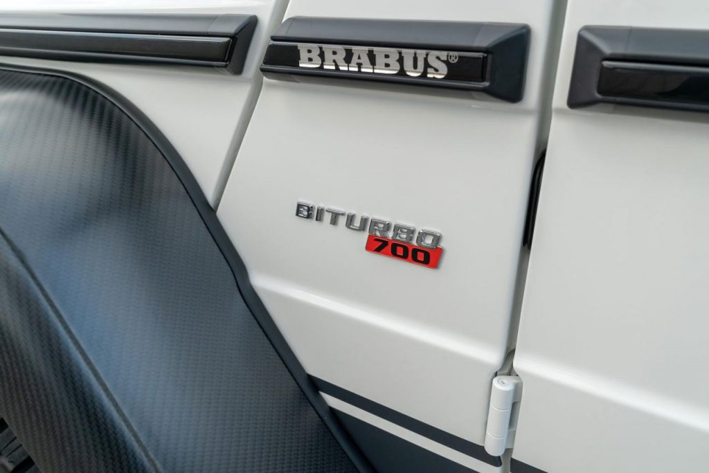hd-brabus_700_4x4_700_chevaux_haut_perchs_1-8