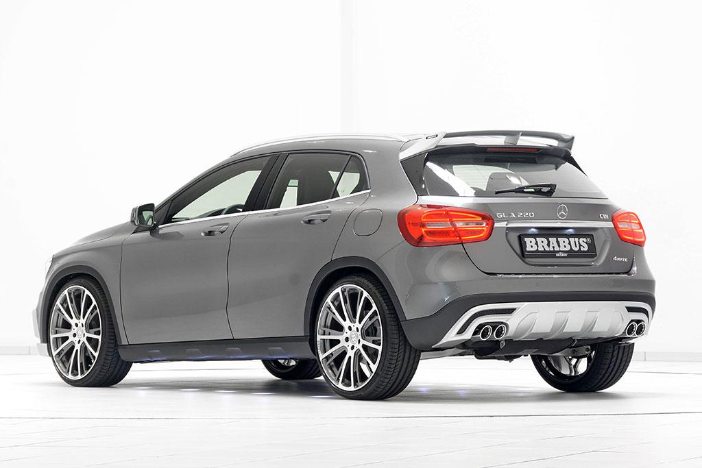 hd-brabus_s_intresse_au_gla_1-4