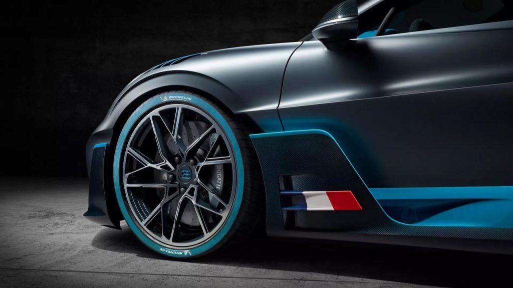 hd-bugatti_divo_la_chiron_s_assche_et_devient_diva_2-4