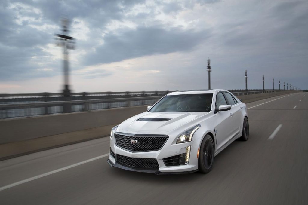 hd-cadillac_lance_le_carbon_black_sport_package_sur_ats_et_cts_1-5