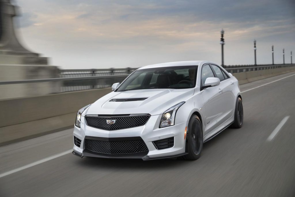 hd-cadillac_lance_le_carbon_black_sport_package_sur_ats_et_cts_1-7