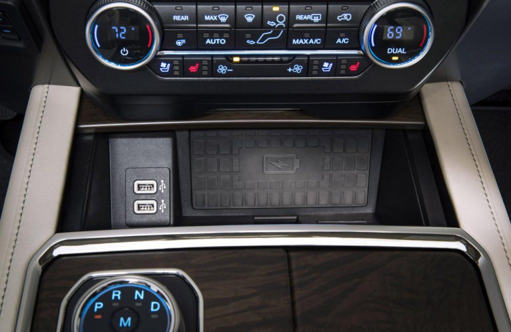 hd-chicago_2017_ford_expedition_1-5