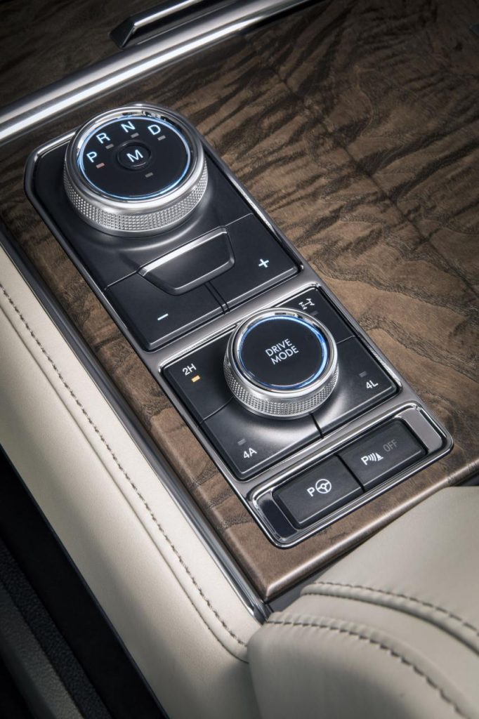 hd-chicago_2017_ford_expedition_1-6