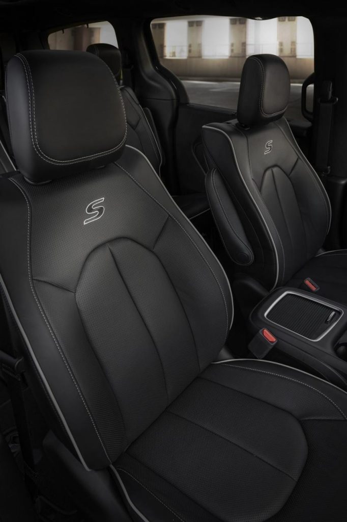 hd-chrysler_pacifica_s_1