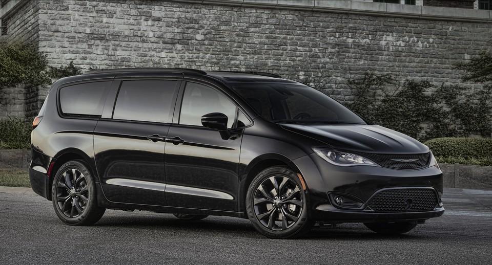 hd-chrysler_pacifica_s_1-8