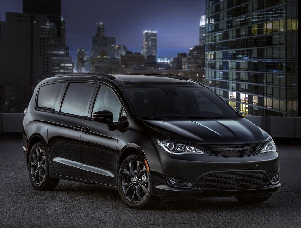 hd-chrysler_pacifica_s_1-9
