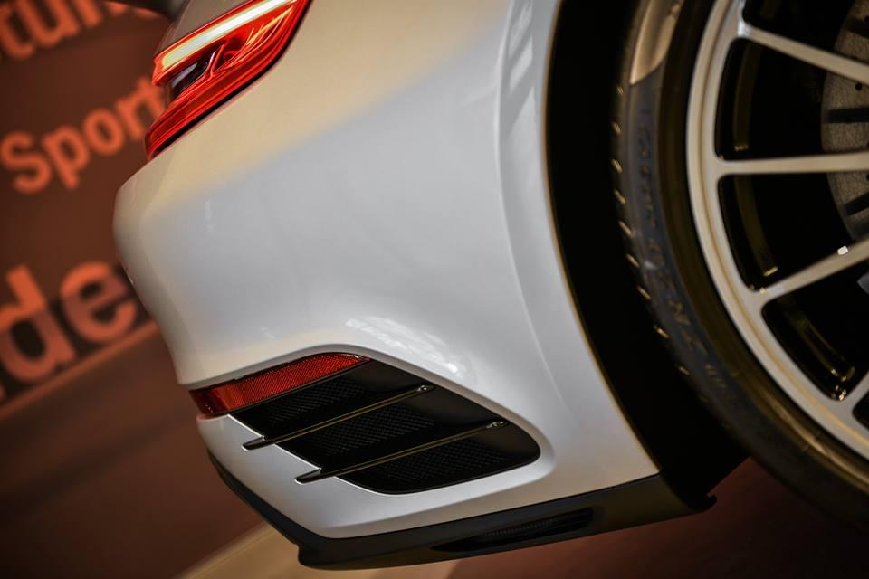 hd-edo_competition_et_la_porsche_911_1-7
