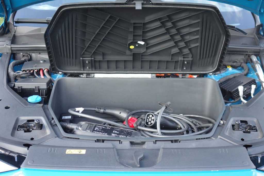 hd-essai_audi_e_tron_lourde_technologie_1