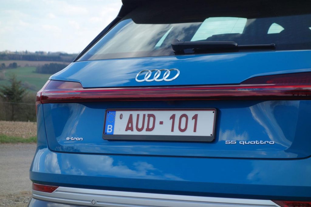 hd-essai_audi_e_tron_lourde_technologie_1-14