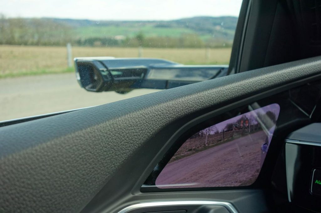 hd-essai_audi_e_tron_lourde_technologie_1-4
