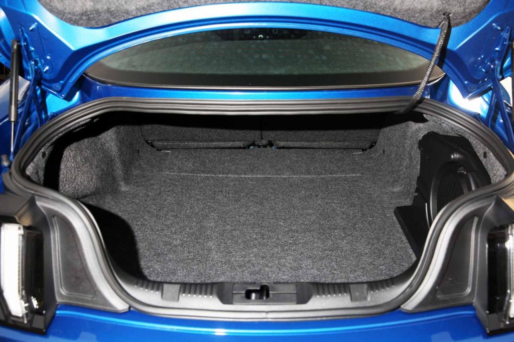 hd-essai_ford_mustang_ecoboost_la_bonne_surprise_1-2