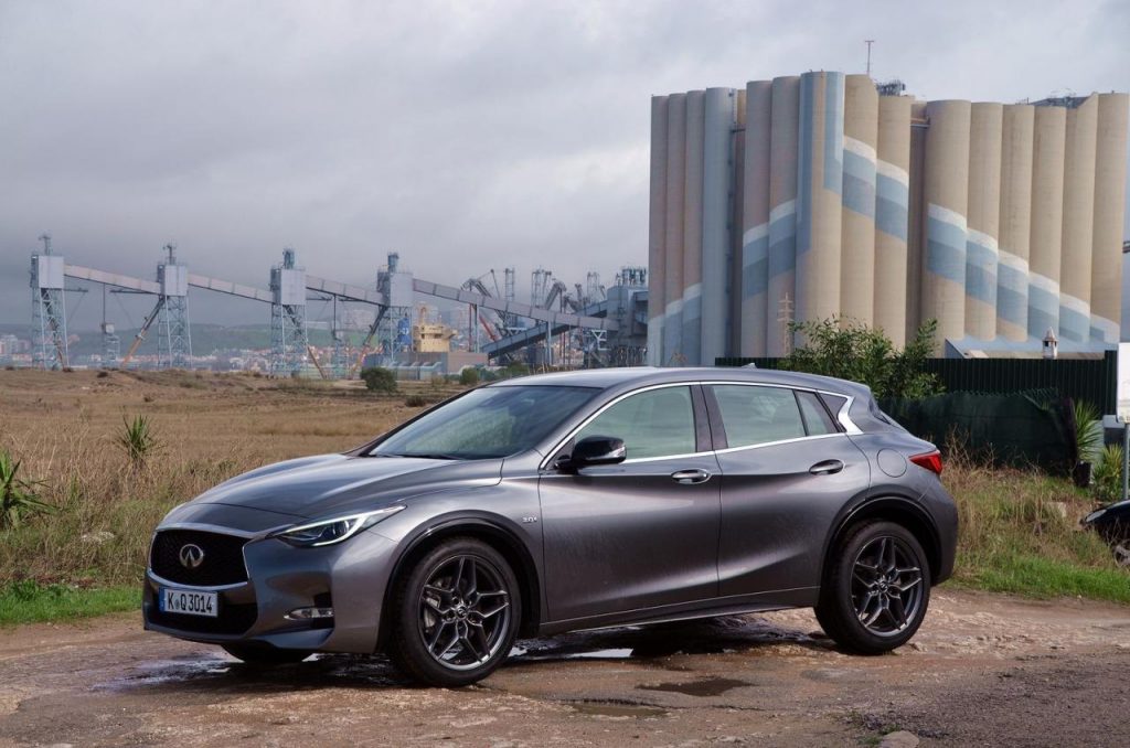 hd-essai_infiniti_q30_deux_versions_que_tout_oppose_1