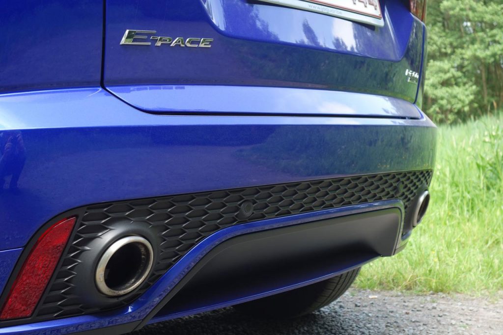 hd-essai_jaguar_e_pace_p300_petit_mais_costaud_1-13