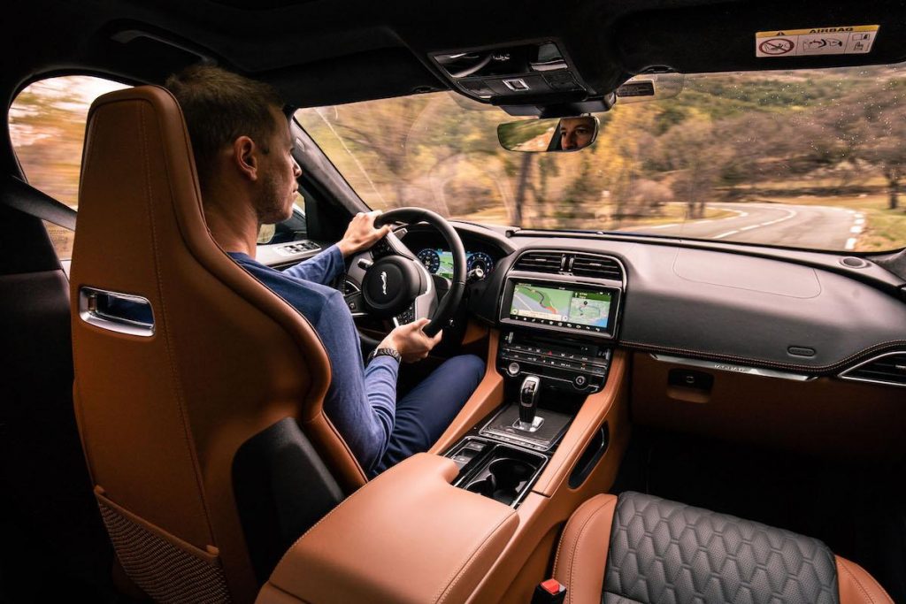 hd-essai_jaguar_f_pace_svr_gourmandise_fossile_1-1