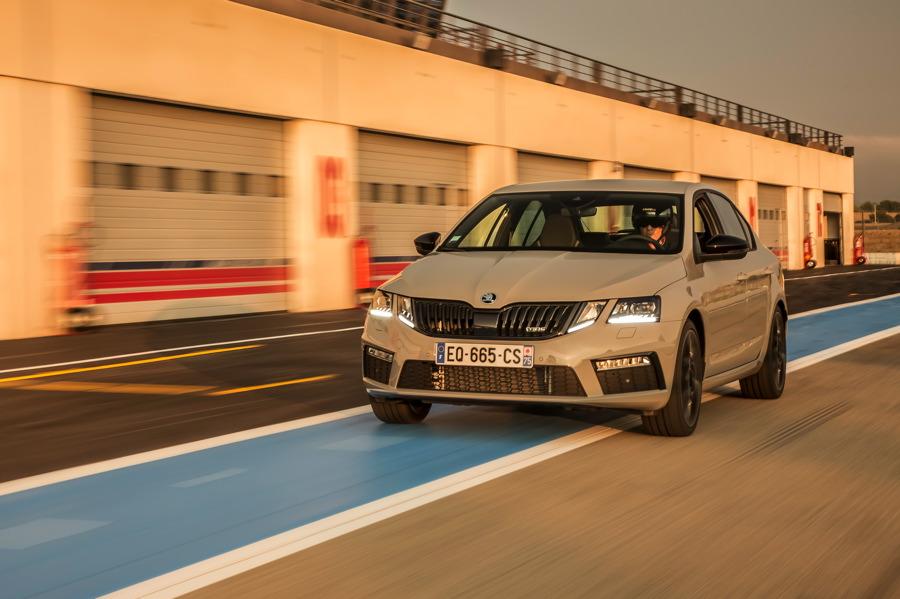 hd-essai_skoda_octavia_rs_245_vido_1-11