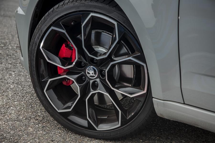 hd-essai_skoda_octavia_rs_245_vido_1-7
