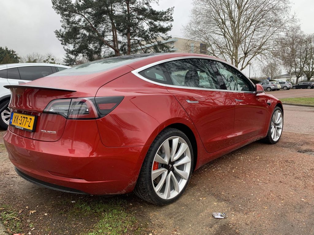hd-essai_tesla_model_3_performance_1-2